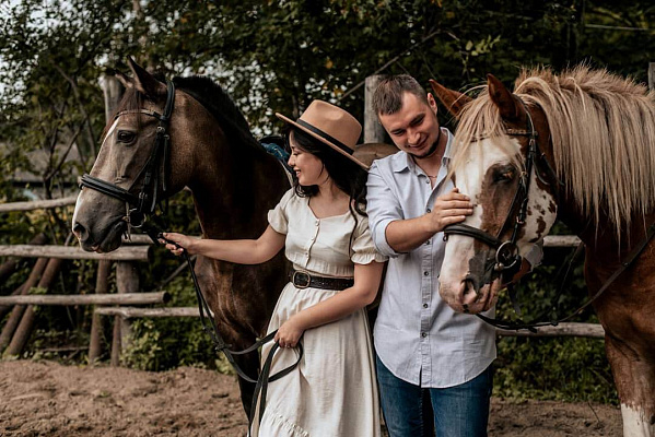 Конная прогулка в Хабаровске. Подарочные сертификаты Ultra Подарки. Купить оригинальный подарок или подарочный сертификат на Конная прогулка в Хабаровске. Сервис UltraPodarki.ru 8-800-505-9530. Катание на лошадях, Прогулка на лошади, Прогулка на лошадях для двоих, Конная прогулка, конный клуб, Конный клуб, конная прогулка, конная прогулка в Хабаровске