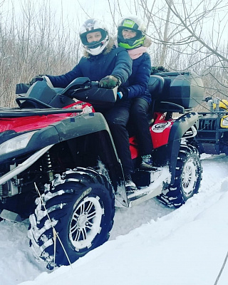 Катание на квадроциклах в Хабаровске. Сервис Ultra Подарки. Подарочный сертификат на катание на квадроциклах в Хабаровске. Закажите катание на квадроциклах недорого и наслаждайтесь активным отдыхом с друзьями. Выбирайте живописные маршруты для езды на квадроциклах. Сервис UltraPodarki.ru 8800-505-9530. Катание на квадроциклах, Прокат квадроциклов, езда на квадроцикле, прокат квадроциклов Хабаровск, катание на квадроциклах Хабаровск, Катание на квадроциклах зимой, Катание на квадроциклах летом, Сертификат на катание на квадроциклах 

