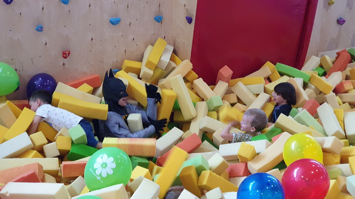  Батутный центр в Хабаровске. Сервис Ultra Подарки. Купить подарочный сертификат в батутный центр, попробуйте прыжки на батуте в Хабаровске. Сервис UltraPodarki.ru 8 (800) 555 95-30.. Батутный центр , батутный центр, батутный центр цены, батутный центр в Хабаровске,  батутный парк, батут прыгать, прыжки +на батуте, батут Хабаровск, батут спорт