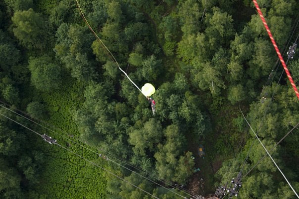 Роупджампинг - прыжки с верёвкой в Хабаровске. Подарочные сертификаты Ultra Подарки. Роупджампинг в Хабаровске - Экстремальный оригинальный подарок или подарочный сертификат на Роупджампинг - прыжки с верёвкой. Сервис UltraPodarki.ru 8-800-505-95-30. роупджампинг Хабаровск, прыжок веревка Хабаровск, роупджампинг, прыжок веревка, прыжок с веревкой, Подарок, подарочный сертификат, экстрим, экстремальный подарок