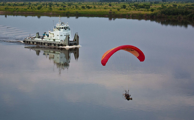 Полёт с инструктором на параплане в Хабаровске. Ultra Подарки. Полёт с инструктором на параплане в Хабаровске. Попробуйте полёт на двухместном параплане над столицей. Сервис: UltraPodarki.ru 8 800 505 95 30. Полёт на параплане, полёт на параплане Хабаровск, полёт с инструктором на параплане Хабаровск, полёт с инструктором на параплане, параплан Хабаровск, параплан, парапланеризм Хабаровск, купить параплан Хабаровск