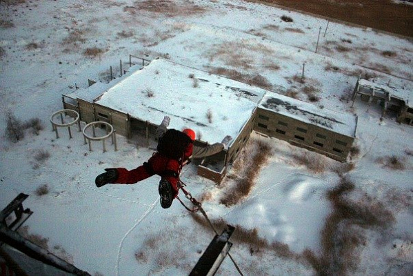 Роупджампинг - прыжки с верёвкой в Хабаровске. Подарочные сертификаты Ultra Подарки. Роупджампинг в Хабаровске - Экстремальный оригинальный подарок или подарочный сертификат на Роупджампинг - прыжки с верёвкой. Сервис UltraPodarki.ru 8-800-505-95-30. роупджампинг Хабаровск, прыжок веревка Хабаровск, роупджампинг, прыжок веревка, прыжок с веревкой, Подарок, подарочный сертификат, экстрим, экстремальный подарок