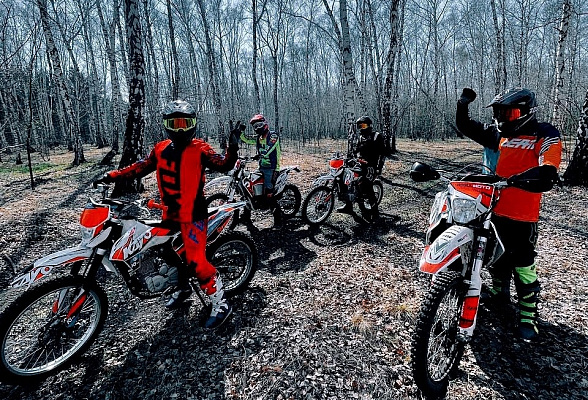 Катание на мотоцикле в Хабаровске. ULTRA ПОДАРКИ. Купить катание на мотоцикле в Хабаровске. Попробовав езду на мотоциклах, вы получите порцию адреналина и невероятные эмоции. Сервис: UltraPodarki.ru 8 800 505 95 30.. Катание на мотоцикле в Хабаровске, прокат мотоциклов Хабаровск, катание на мотоциклах, прокат мотоцикла, езда на мотоцикле Хабаровск, езда на мотоцикле, мотопрогулка Хабаровск, мотопрогулка, поездки на байке, личный мотоцикл, катание на мотоцикле, мотоциклетный шлем, увлечение поездками на мотоцикле, пристрастие к мотоциклам, сертификат на поездку на мотоцикле, прокатиться на мотоцикле, мото-транспорт, мото-треки, мото-поездки, езда на мотоцикле в Хабаровске, катание на мотоцикле в Хабаровске, мотоклуб в Хабаровске
