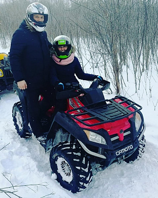 Катание на квадроциклах в Хабаровске. Сервис Ultra Подарки. Подарочный сертификат на катание на квадроциклах в Хабаровске. Закажите катание на квадроциклах недорого и наслаждайтесь активным отдыхом с друзьями. Выбирайте живописные маршруты для езды на квадроциклах. Сервис UltraPodarki.ru 8800-505-9530. Катание на квадроциклах, Прокат квадроциклов, езда на квадроцикле, прокат квадроциклов Хабаровск, катание на квадроциклах Хабаровск, Катание на квадроциклах зимой, Катание на квадроциклах летом, Сертификат на катание на квадроциклах 

