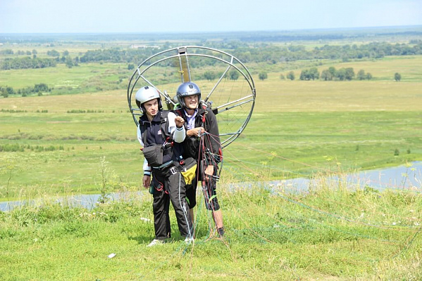 Полёт с инструктором на параплане в Хабаровске. Ultra Подарки. Полёт с инструктором на параплане в Хабаровске. Попробуйте полёт на двухместном параплане над столицей. Сервис: UltraPodarki.ru 8 800 505 95 30. Полёт на параплане, полёт на параплане Хабаровск, полёт с инструктором на параплане Хабаровск, полёт с инструктором на параплане, параплан Хабаровск, параплан, парапланеризм Хабаровск, купить параплан Хабаровск